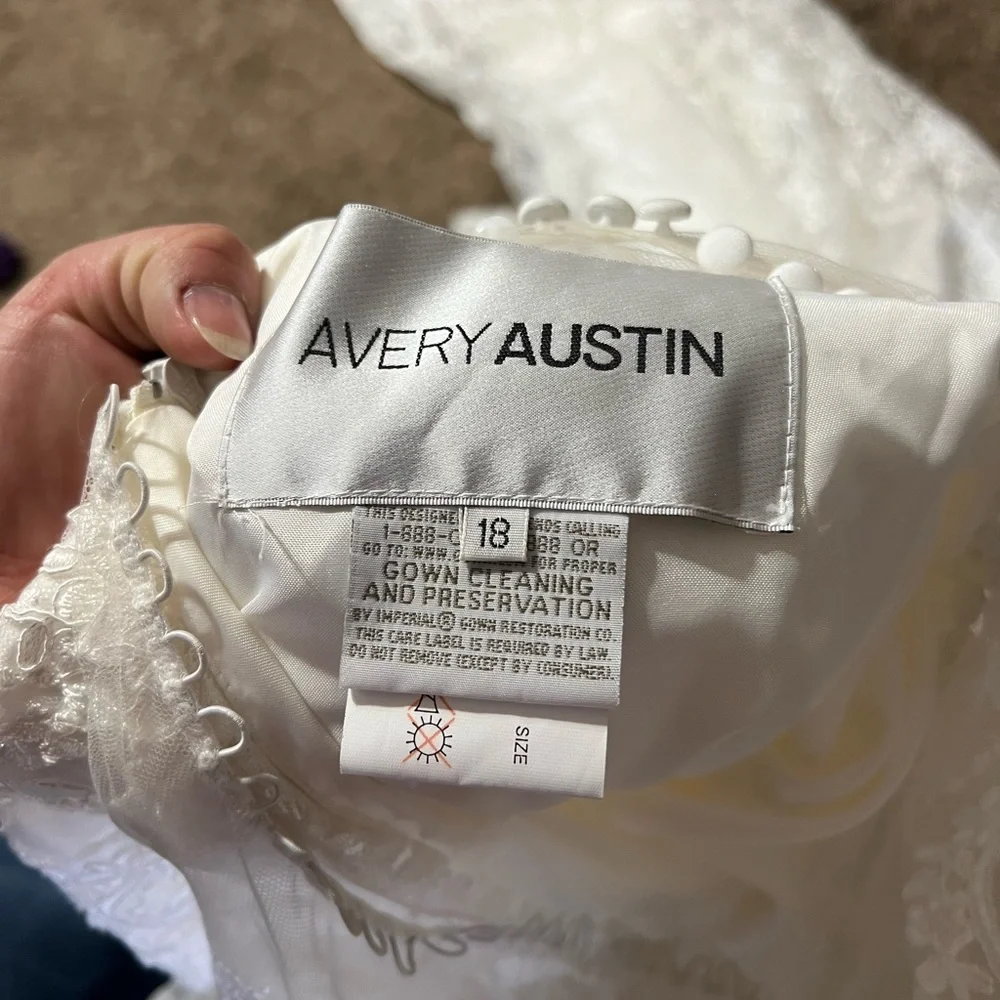 Wedding Dress Size 18 - Picture 4 of 7